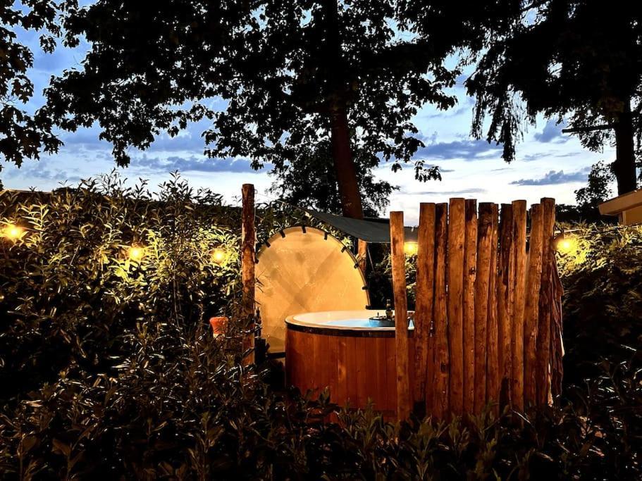 Het Verwende Nest Lodge, Wellness Lodge, Hottub & Sauna Voorthuizen Exteriör bild