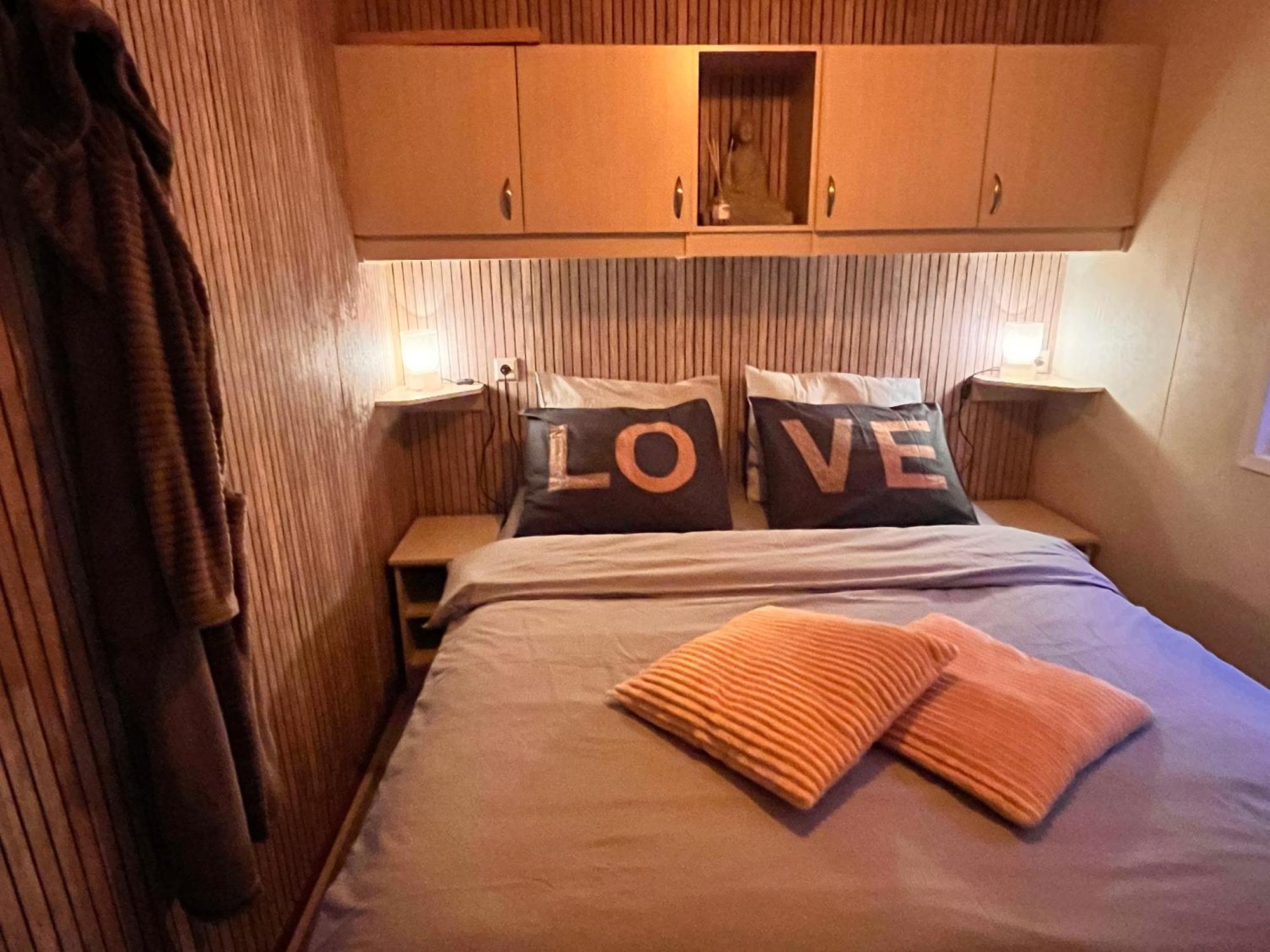 Het Verwende Nest Lodge, Wellness Lodge, Hottub & Sauna Voorthuizen Rum bild